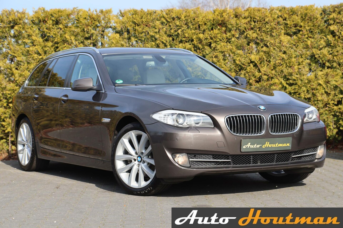 BMW 5-serie Touring - 520d automaat High Executive Leder|Key-less|Ecc|Groot Nav|PDC|Trhk E.|Luchtvering|Xenon|St - AutoWereld.nl