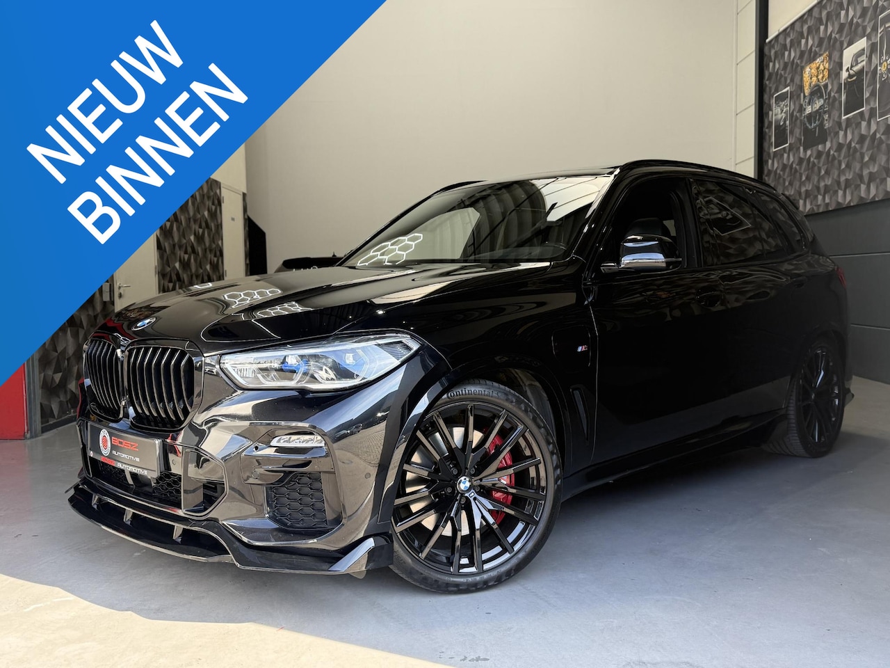 BMW X5 - xDrive 45e M-Sport HUD CRYSTAL SKY Massage Pano - AutoWereld.nl