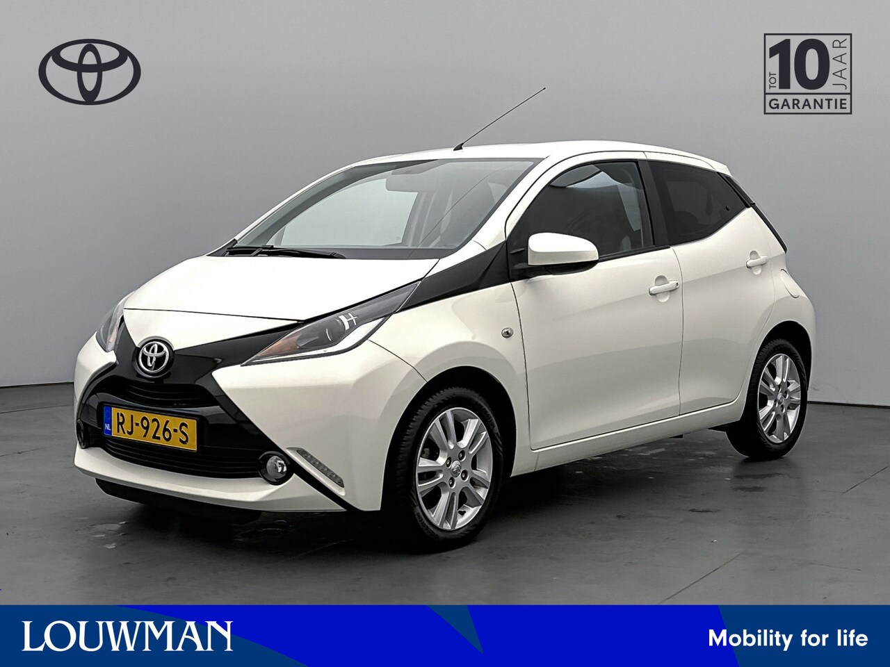 Toyota Aygo - 1.0 VVT-i X-Joy Limited | Climate Control | Navigatie | Achteruitrijcamera | LM Velgen | 0 - AutoWereld.nl