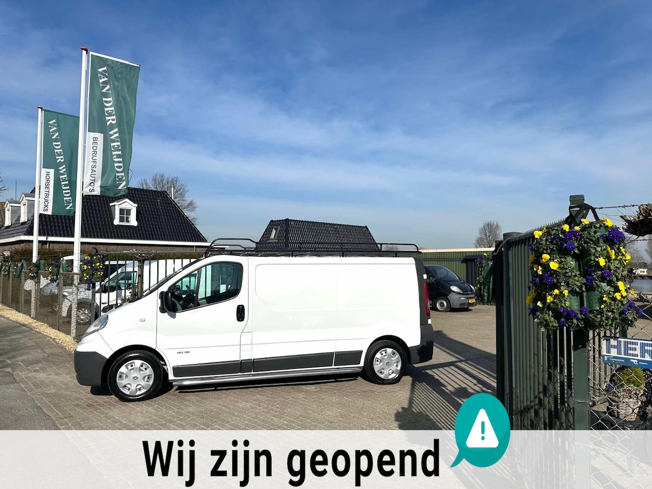 Renault Trafic - 2.0 dCi T29 L2H1 Youngtimer Slechts 140.850 kilometers!!! - AutoWereld.nl