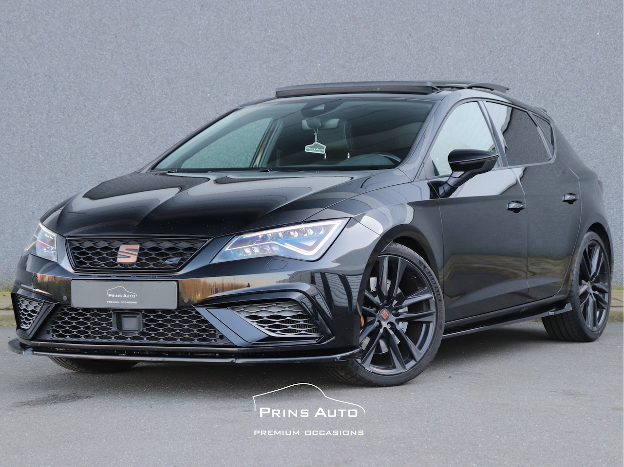 Seat Leon - 2.0 TSI CUPRA |PANO|KEYLESS|370 PK|CAMERA|CLIMA|MAXTON DESIGN| - AutoWereld.nl