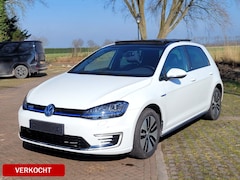 Volkswagen Golf - 1.4 TSI GTE / Panoramadak / Stoelverwarming / LED