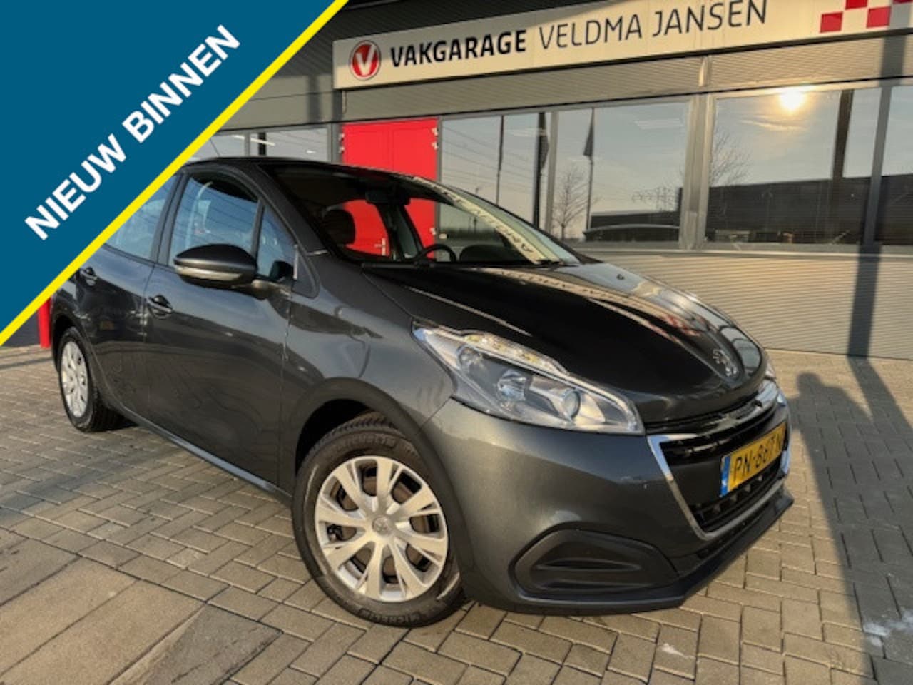 Peugeot 208 - 1.2 PURETECH ACTIVE 5-DRS. + APPLE CARPLAY/AIRCO/CRUISE CONTROL - AutoWereld.nl