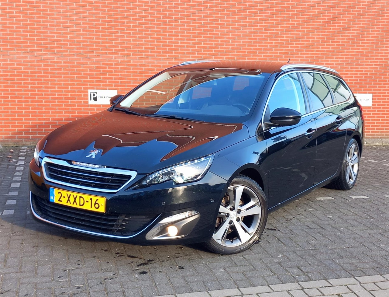 Peugeot 308 SW - 1.2 PureTech 130pk S&amp;S Première - AutoWereld.nl