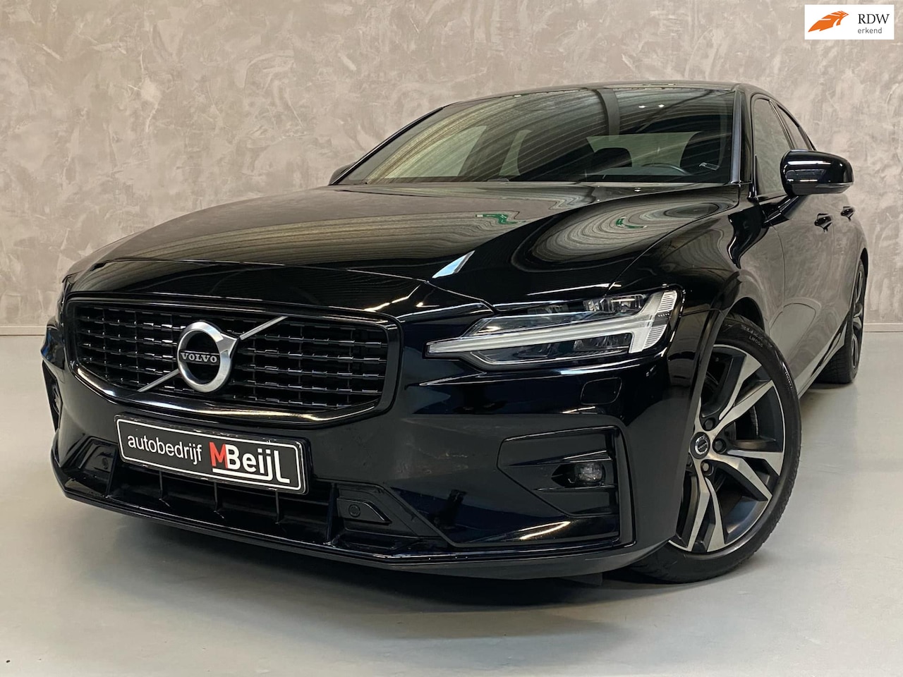 Volvo S60 - 2.0 T5 Intro Edition /R-Design /Harman Kardon /Trekhaak - AutoWereld.nl