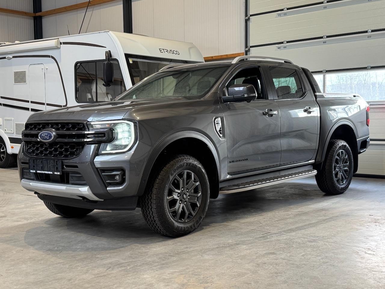 Ford Ranger - 3.0 V6 241pk Wildtrak Double Cab | BPM VRIJ | 2-zits | Trekhaak 3500KG | 360 camera | B&O - AutoWereld.nl