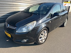 Opel Corsa - 1.2-16V Selection Gebruikt APK t/m 14-11-2025