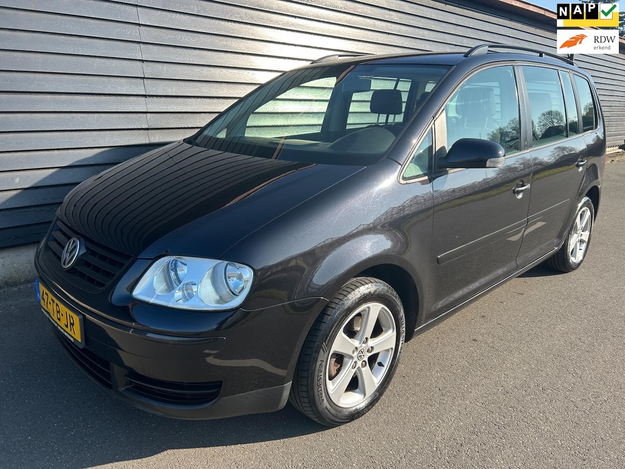 Volkswagen Touran - 1.6-16V FSI Business Nette Auto NIEUWE APK - AutoWereld.nl