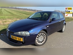 Alfa Romeo 147 - 1.9 JTD Distinctive NAP AIRCO