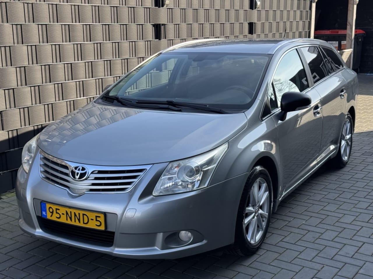 Toyota Avensis Wagon - 1.8 VVTi Business| CLIMA| CRUISE| 17| TREKHAAK| NAP - AutoWereld.nl