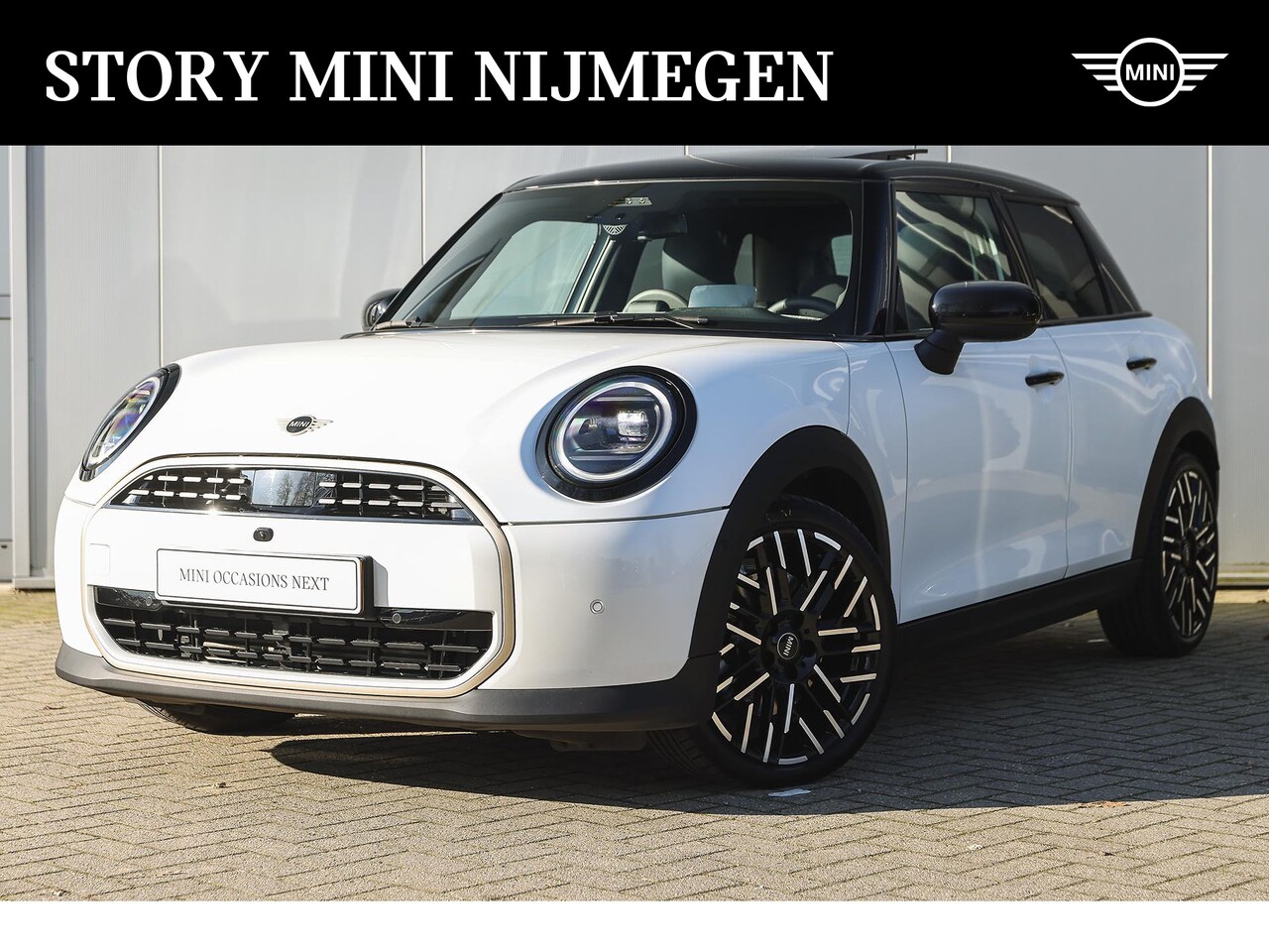 MINI Cooper - Hatchback C Automaat / Favoured Trim / Pakket L / Panoramadak / LED / Stoelverwarming / He - AutoWereld.nl