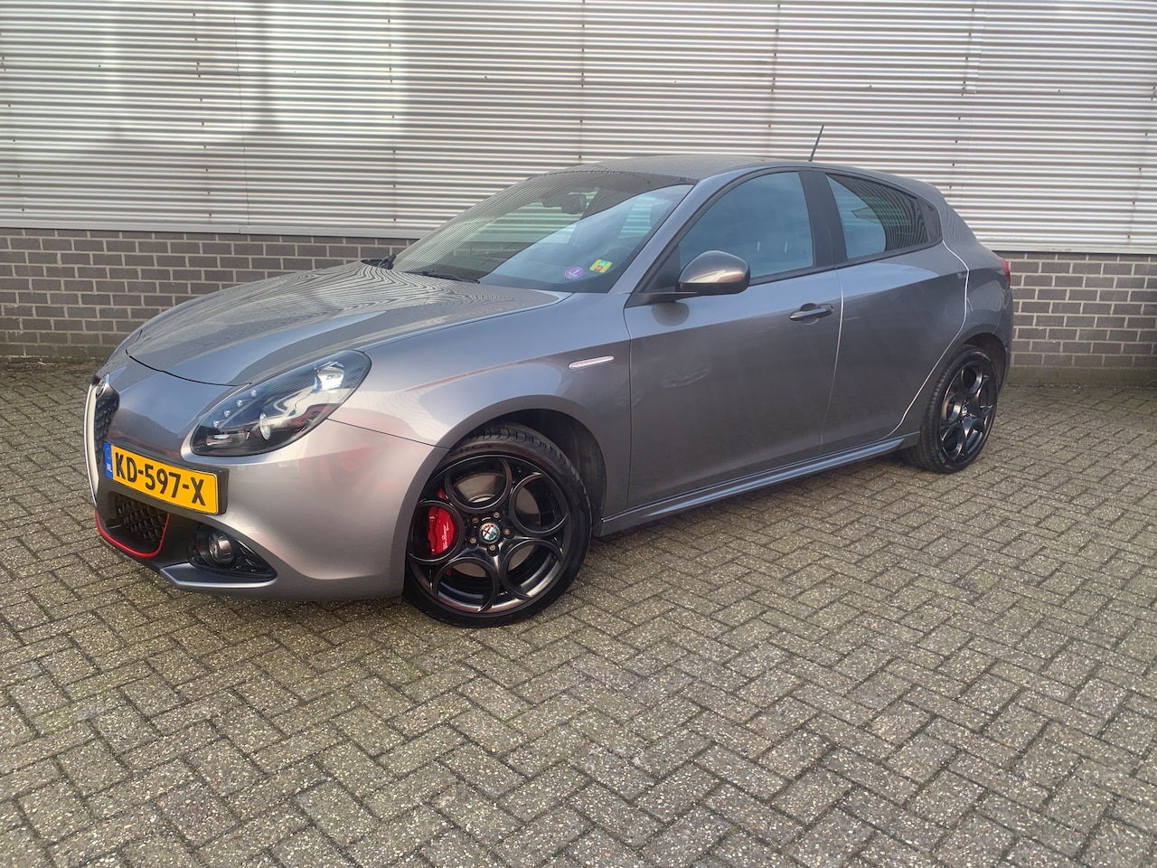 Alfa Romeo Giulietta - 1.4 Turbo MultiAir Super 170pk TCT 18inch pirelli nav trekhaak carbon koplampen - AutoWereld.nl