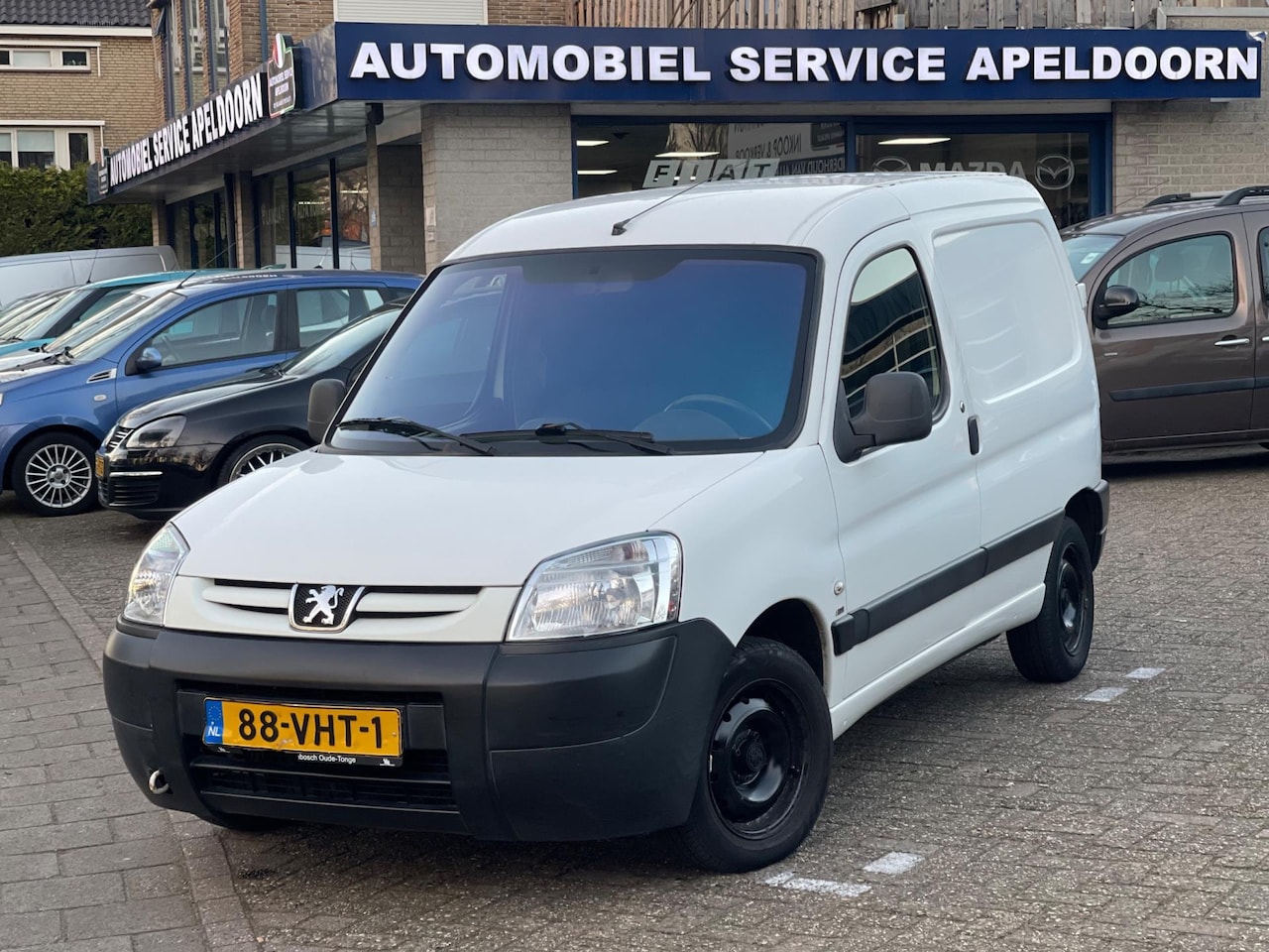 Peugeot Partner - 170C 1.6 HDI*AIRCO*STUURBEKR.*ELLEK PAKKET*TREKHAAK - AutoWereld.nl