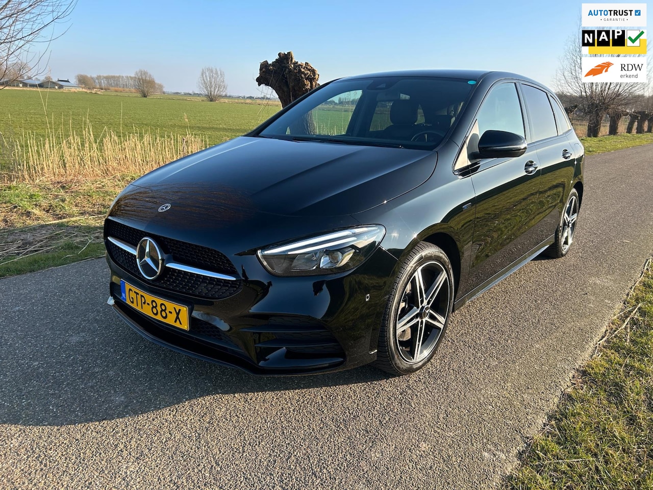 Mercedes-Benz B-klasse - 250 e Premium Led Sfeer Zwart - AutoWereld.nl