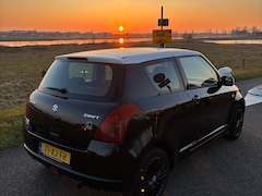 Suzuki Swift - 1.3 Exclusive Airco / zwart wit dak!