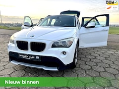 BMW X1 - SDrive18i Executive Opendak/Panorama Xenon Scherm Navi