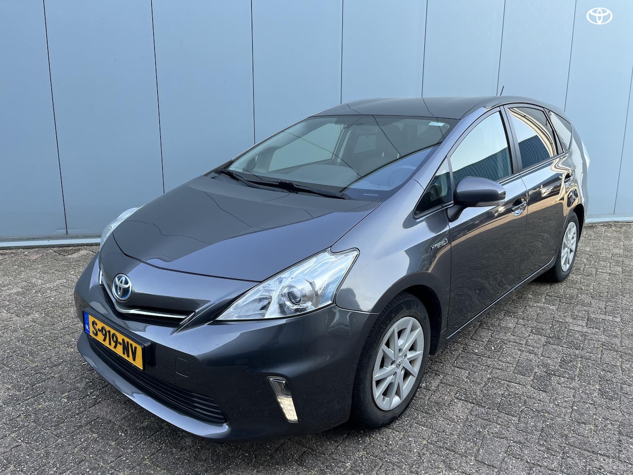 Toyota Prius Wagon - 1.8 Comfort | Ruime auto | 7 zitplaatsen | Navigatie | Climate control | Cruise control | - AutoWereld.nl