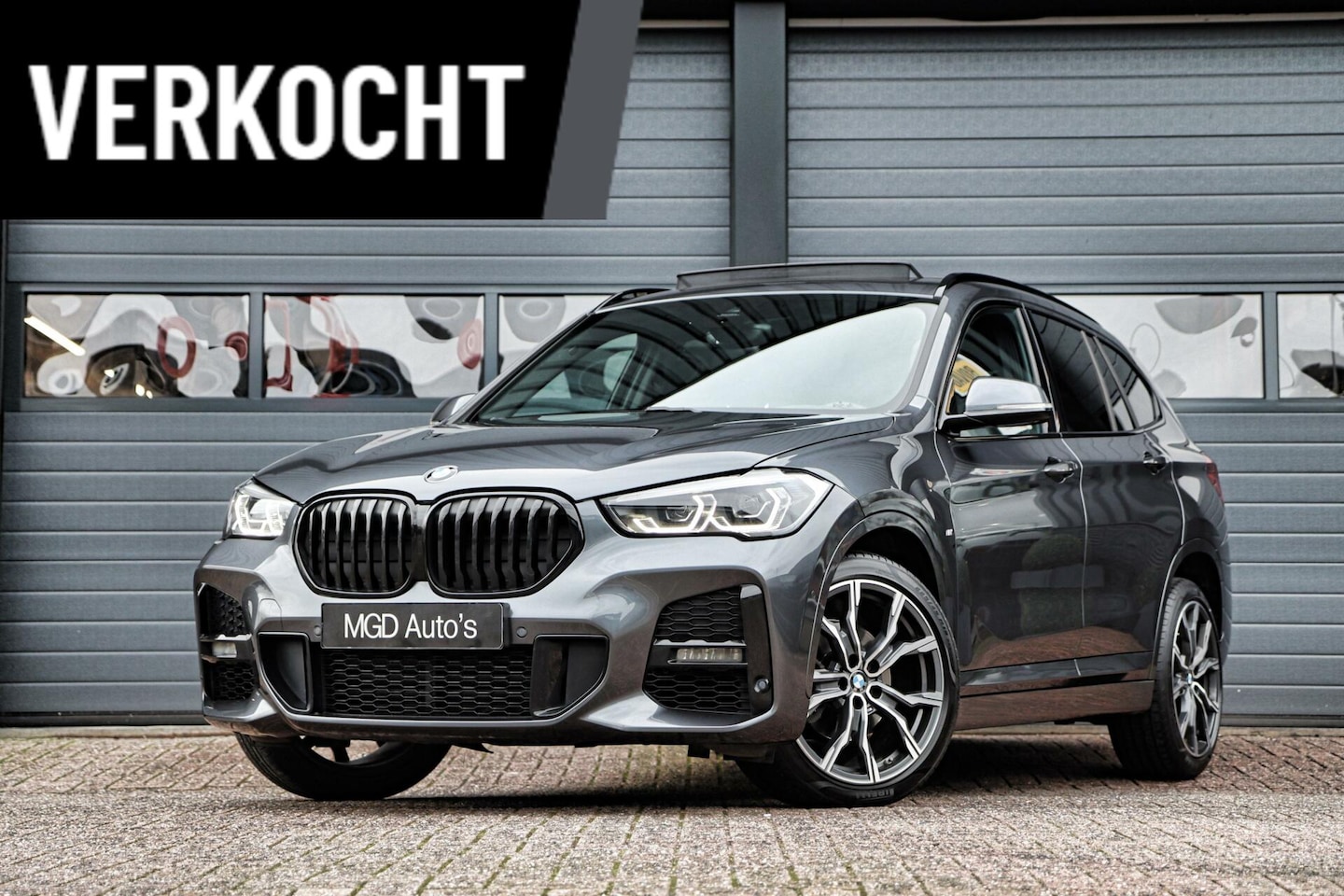 BMW X1 - sDrive18i M-Sport M-Pakket /LED/PANODAK/STOELVERW./SFEERVERL./PDC/STOELVERW.! - AutoWereld.nl