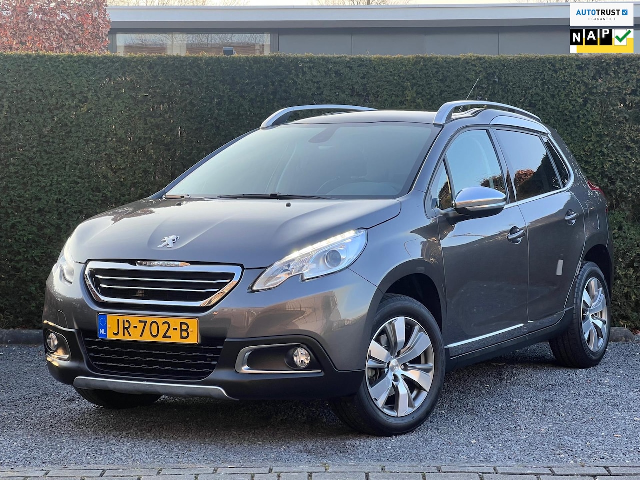 Peugeot 2008 - 1.2 PureTech Allure | VOL Aut | 1e eignr | Pano - AutoWereld.nl