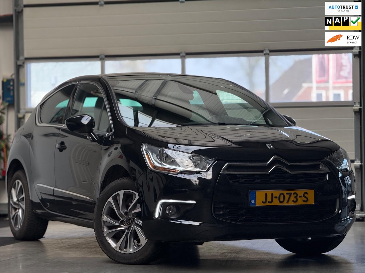 Citroën DS4 - 1.2 So Chic|Trekhaak|Navi|Cruise - AutoWereld.nl