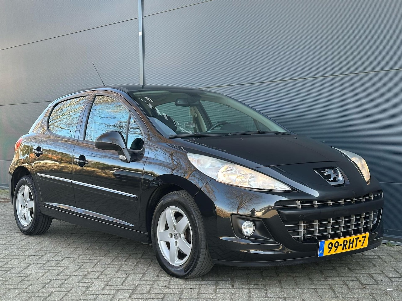 Peugeot 207 - 1.4 VTi Allure PANO / AIRCO / 126302KM / ELEK RAMEN / NWE APK - AutoWereld.nl