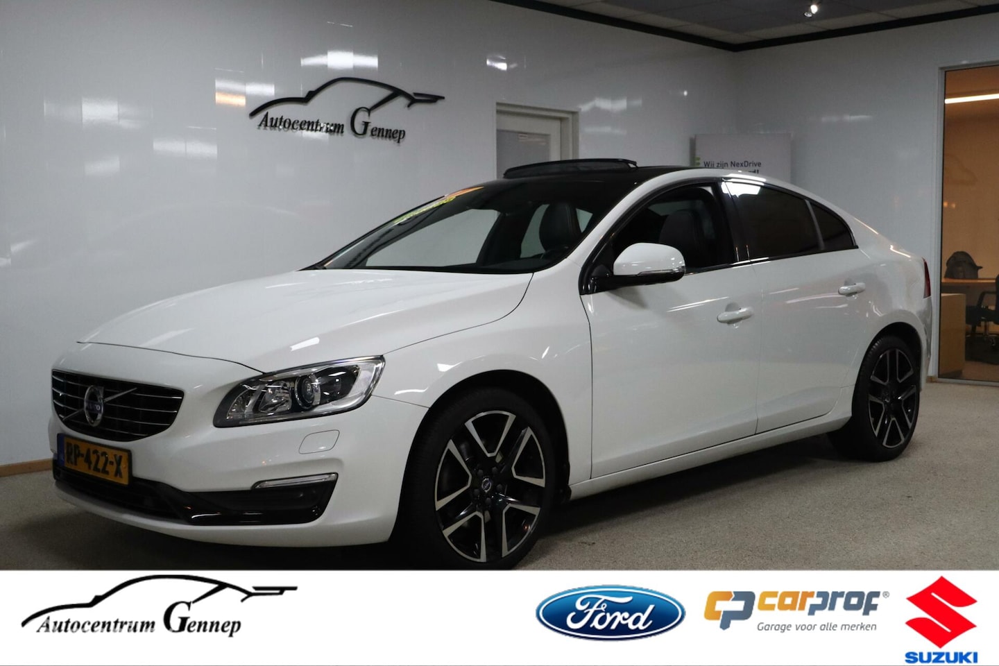 Volvo S60 - 1.5 T3 Polar+ | Automaat | Trekhaak | - AutoWereld.nl