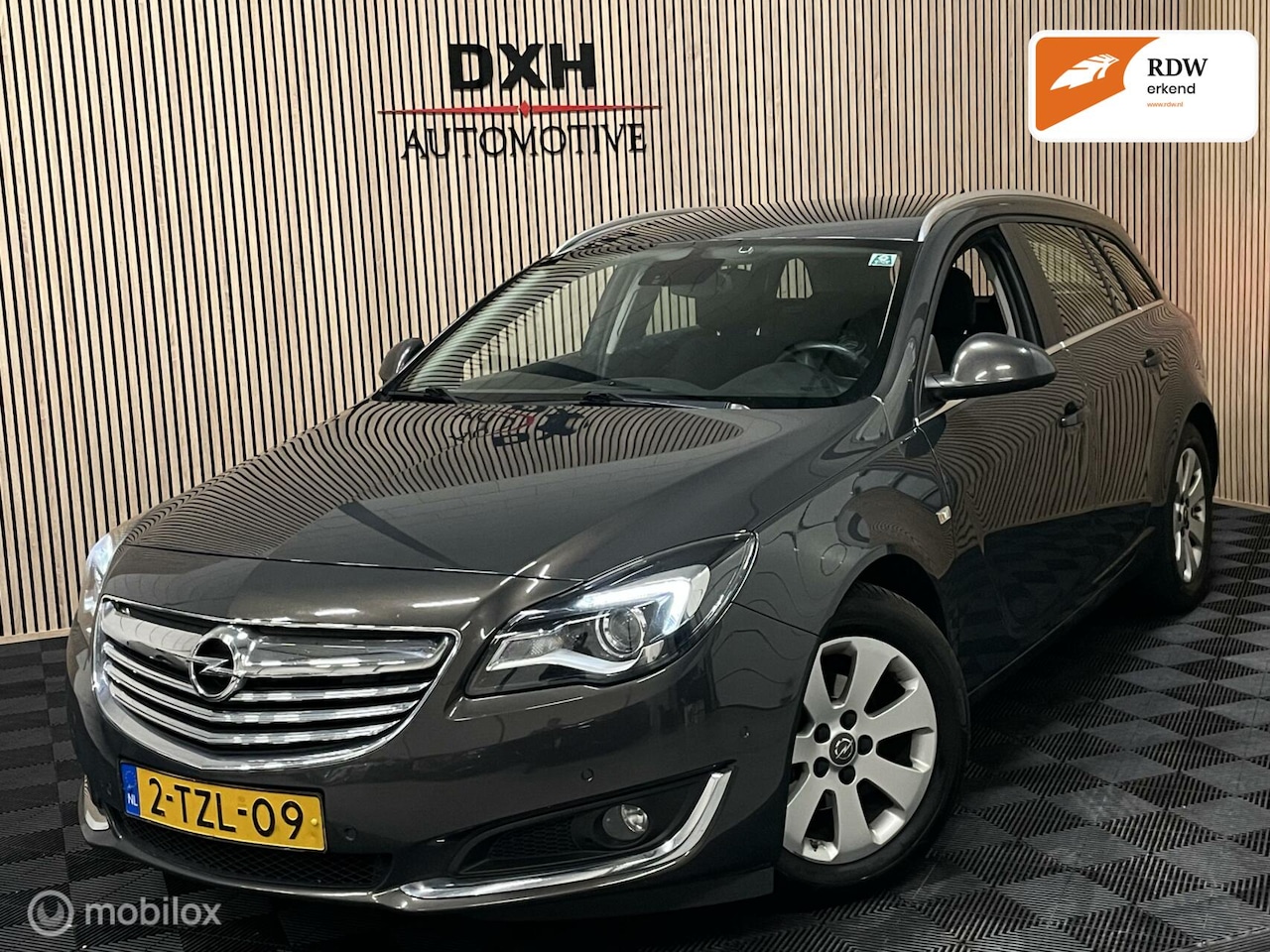 Opel Insignia Sports Tourer - 2.0 CDTI Cosmo 2eEIG! XENON NAVI - AutoWereld.nl