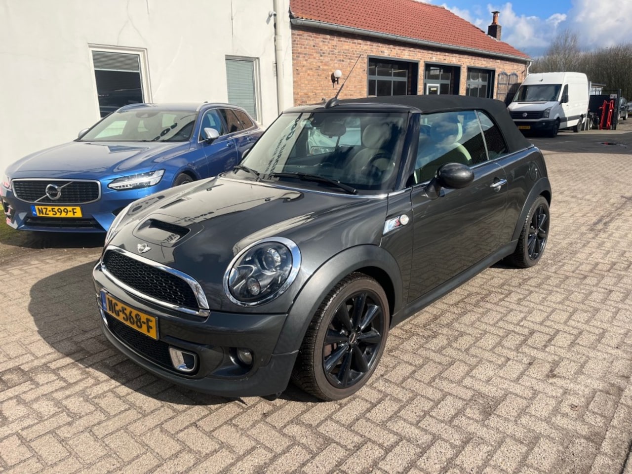 MINI Cabrio - Cooper S Automaat Leder Navigatie Bluetooth - AutoWereld.nl