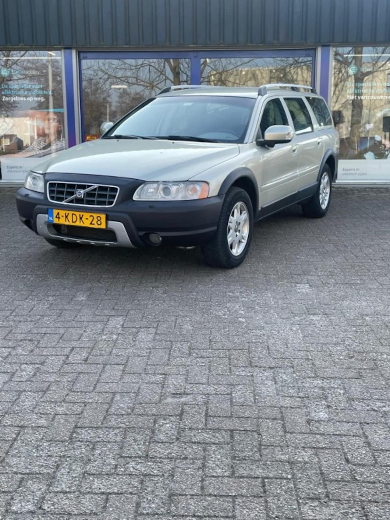 Volvo XC70 - 2.4 D5 Summum 2.4 D5 Summum, Youngtimer - AutoWereld.nl