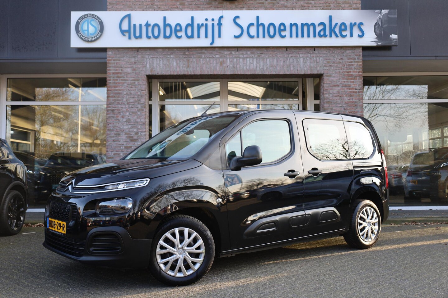 Citroën Berlingo - 1.2 PureTech 5-PERSOONS CARPLAY CAMERA CRUISE VERKEERSBORD/RIJBAANDETECTIE - AutoWereld.nl