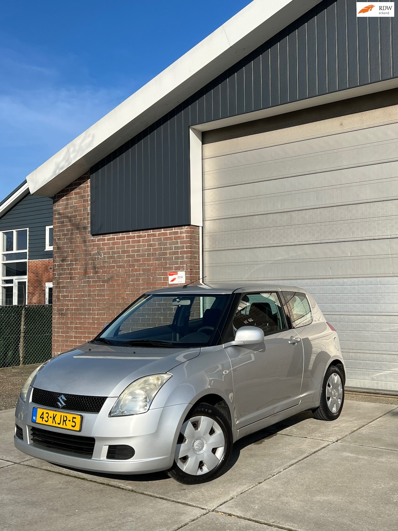 Suzuki Swift - 1.3 - NIEUWE APK / AIRCO / 2 SLEUTELS / ELECT. RAMEN - - AutoWereld.nl