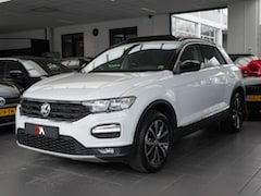 Volkswagen T-Roc - 1.0 TSI Style | PANO | VIRTUAL | SENSOREN | STOELVERW