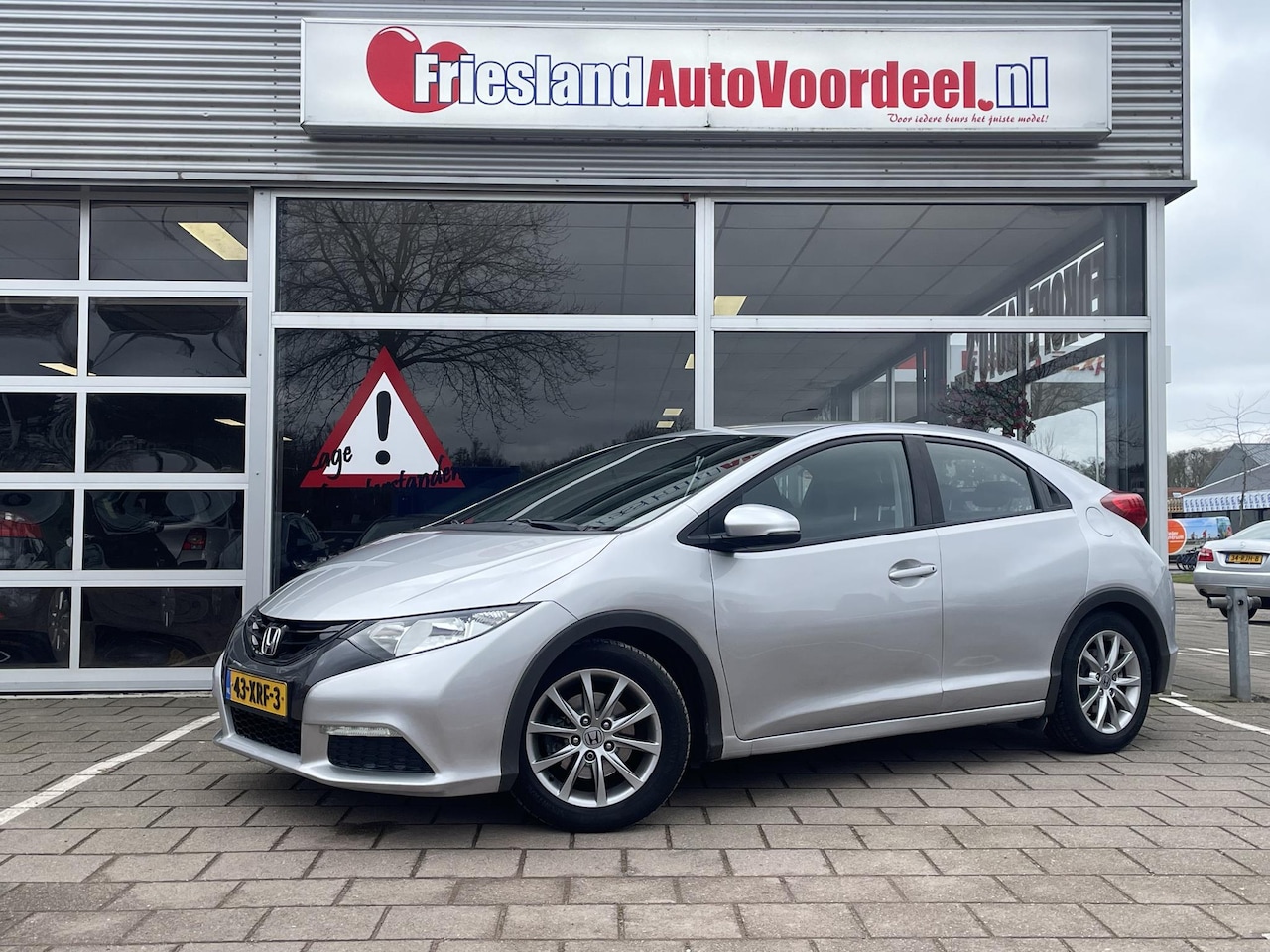 Honda Civic - 1.4 Comfort /Climate control/PDC achter/Trekhaak/113.139 km NAP/APK nieuw - AutoWereld.nl