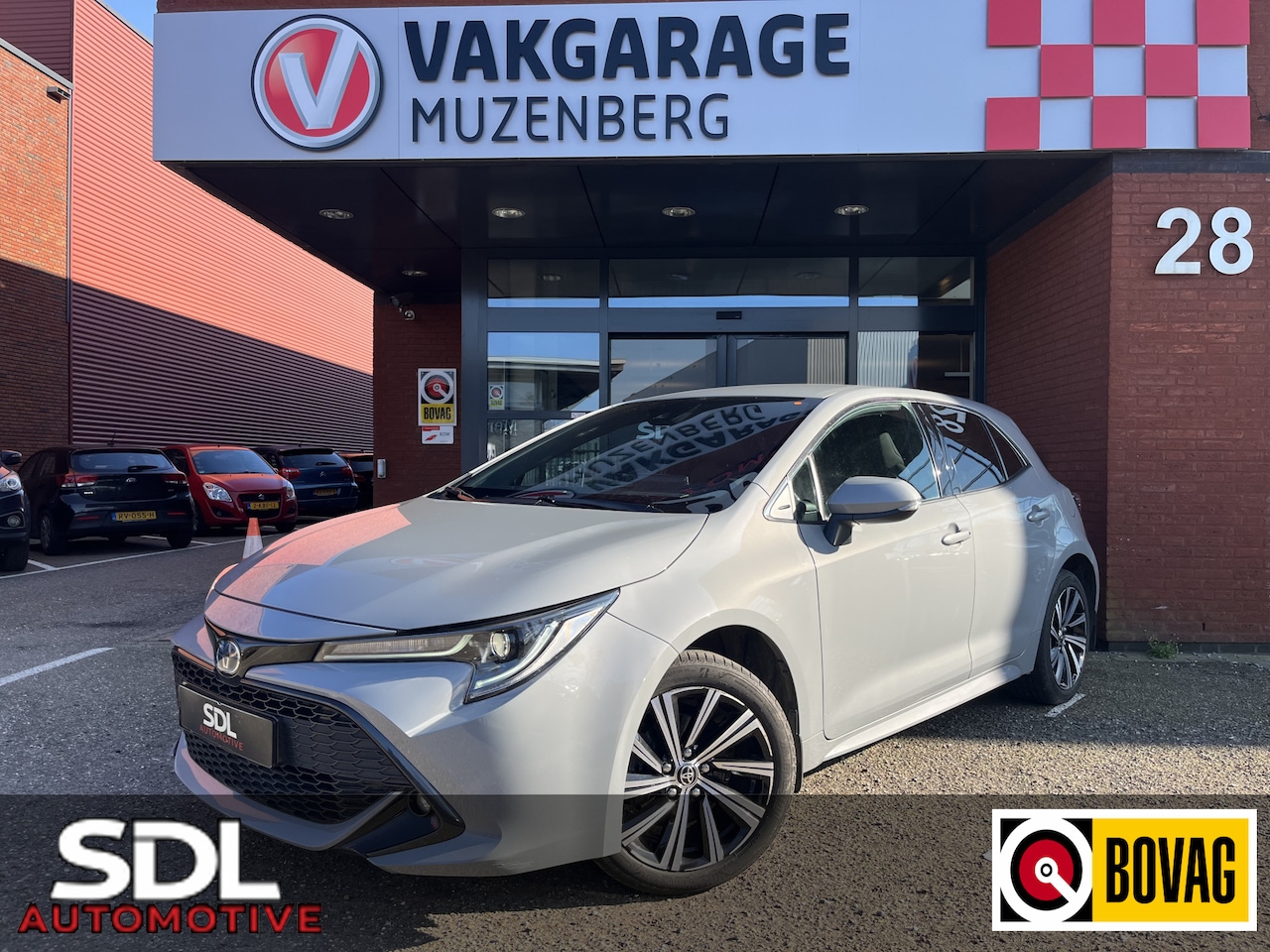 Toyota Corolla - 1.8 Hybrid Dynamic // FULL LED // ADAPT. CRUISE // KEYLESS // CAMERA // STOELVERWARMING // - AutoWereld.nl