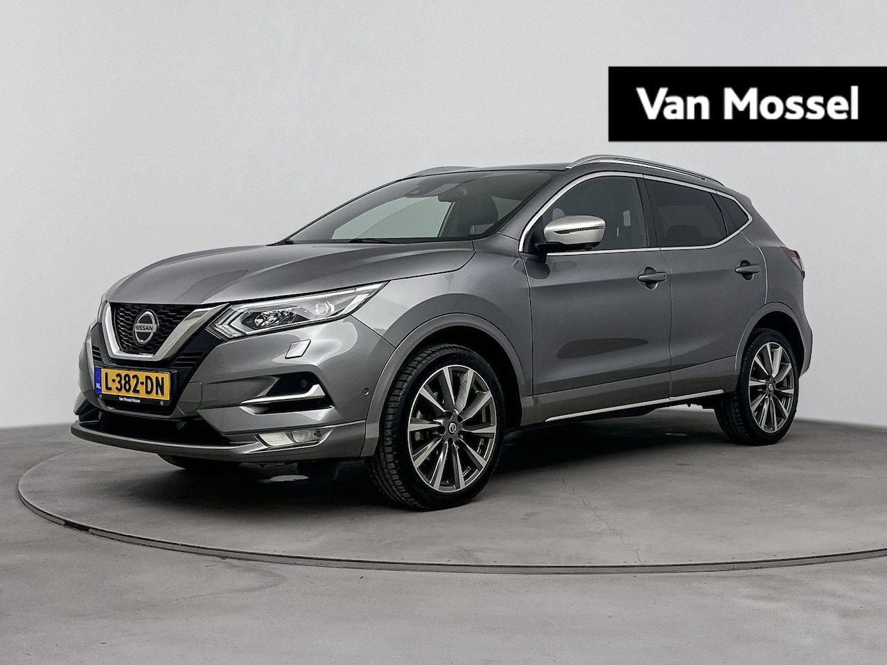 Nissan Qashqai - 1.3 DIG-T Tekna + 160pk | Automaat | Panorama-Dak | Trekhaak | BOSE | Leder | 360 Camera | - AutoWereld.nl