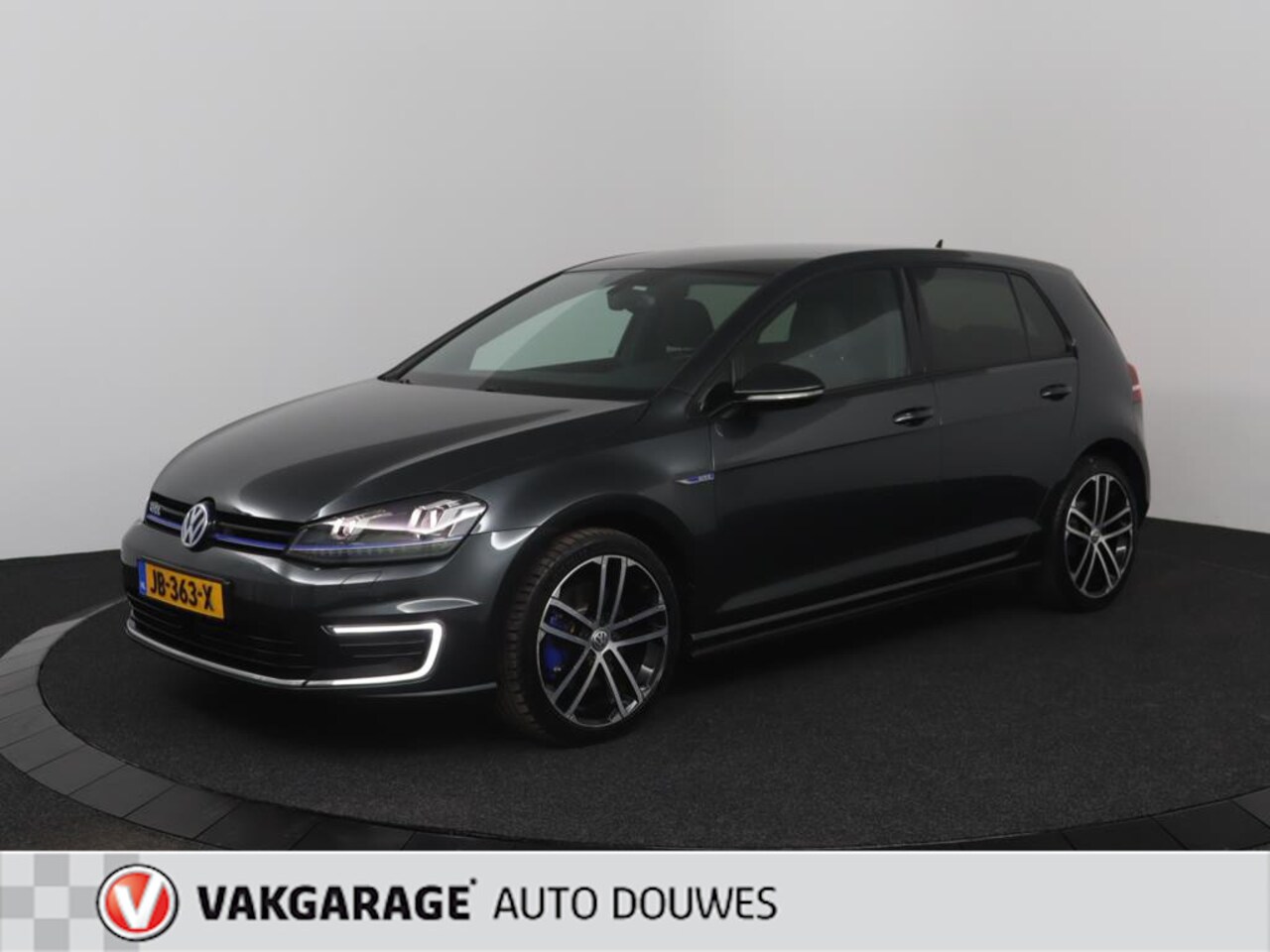 Volkswagen Golf - 1.4 TSI GTE | Automaat | 5drs.| Stoelverwarming | Carplay - AutoWereld.nl