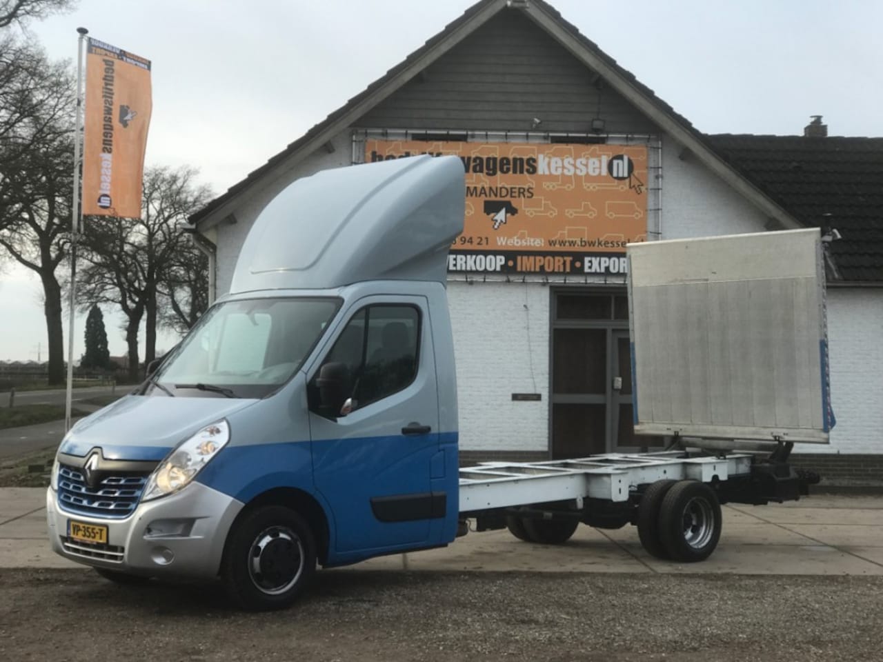 Renault Master - T35 2.3 dCi 120 kW Euro 5 Chassis Laadklep - AutoWereld.nl