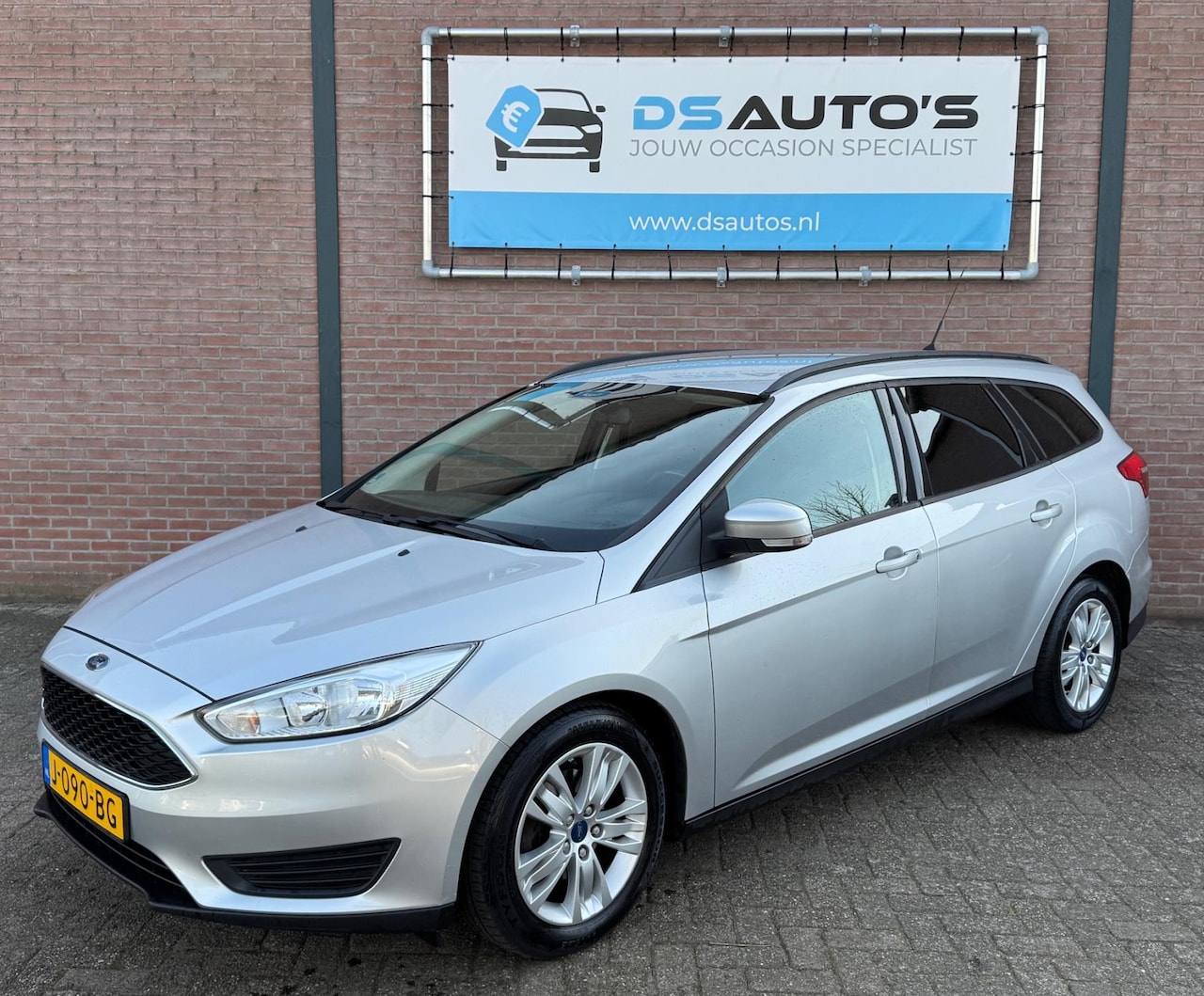 Ford Focus Wagon - 1.0 Titanium Edition 1.0 Titanium Edition - AutoWereld.nl