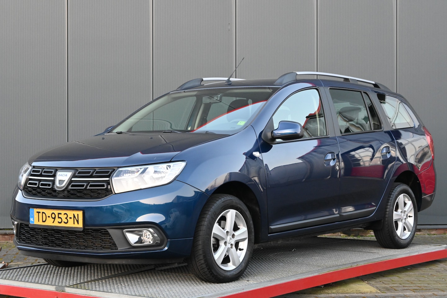 Dacia Logan MCV - 0.9 TCe Bi-Fuel SL Royaal camera navigatie - AutoWereld.nl