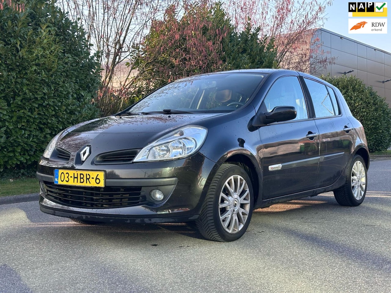 Renault Clio - 1.2-16V Special Rip Curl 5DR*Cruise*Airco*Trekhaak*LM velgen*NAP*Nieuwe APK* - AutoWereld.nl