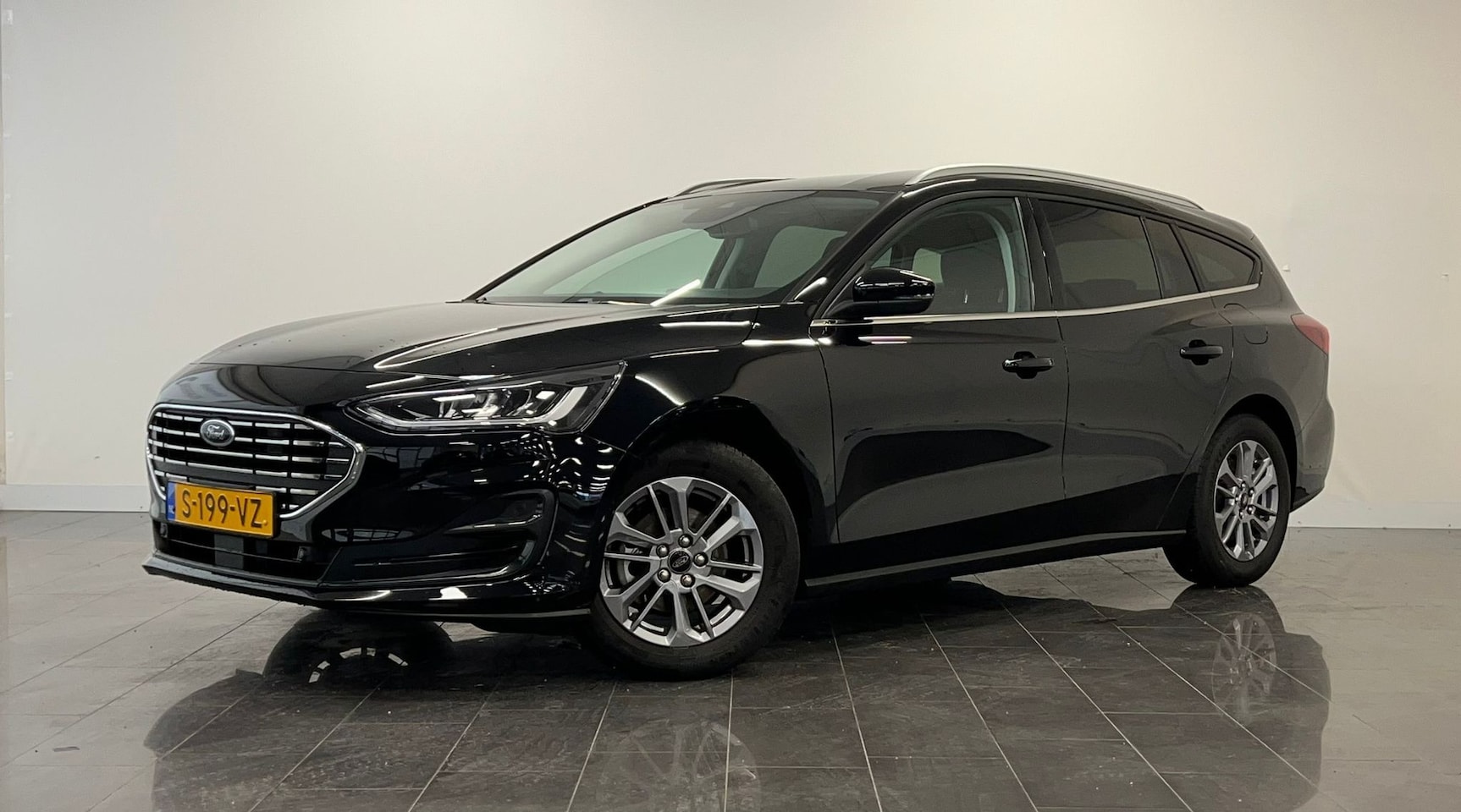 Ford Focus Wagon - 1.0 EcoBoost Hybrid Titanium | Apple Carplay/Android Auto|telefoonintegratie premium | DAB - AutoWereld.nl