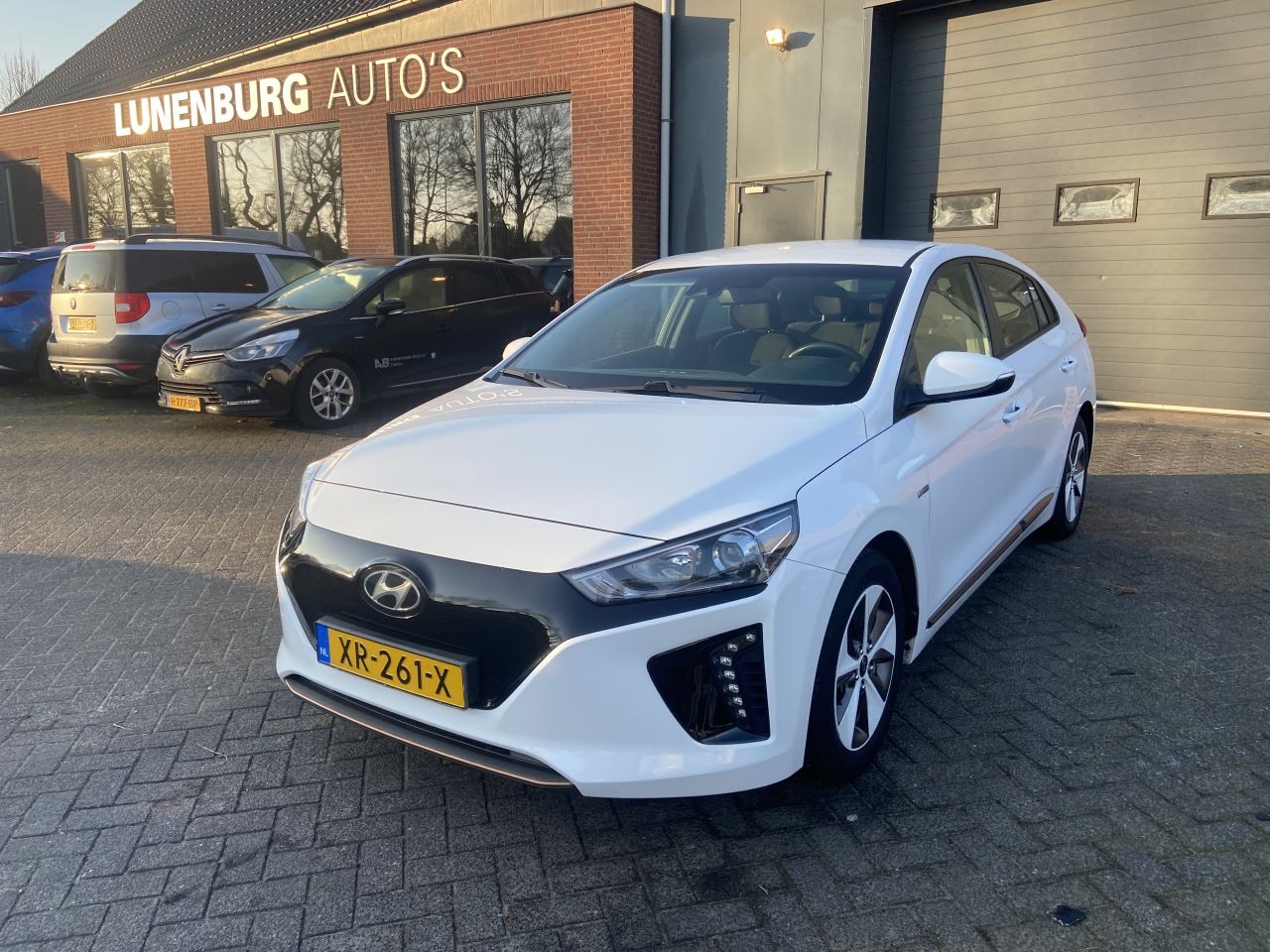 Hyundai IONIQ - Comfort EV 28 kwh Hatchback 5-dr. - AutoWereld.nl