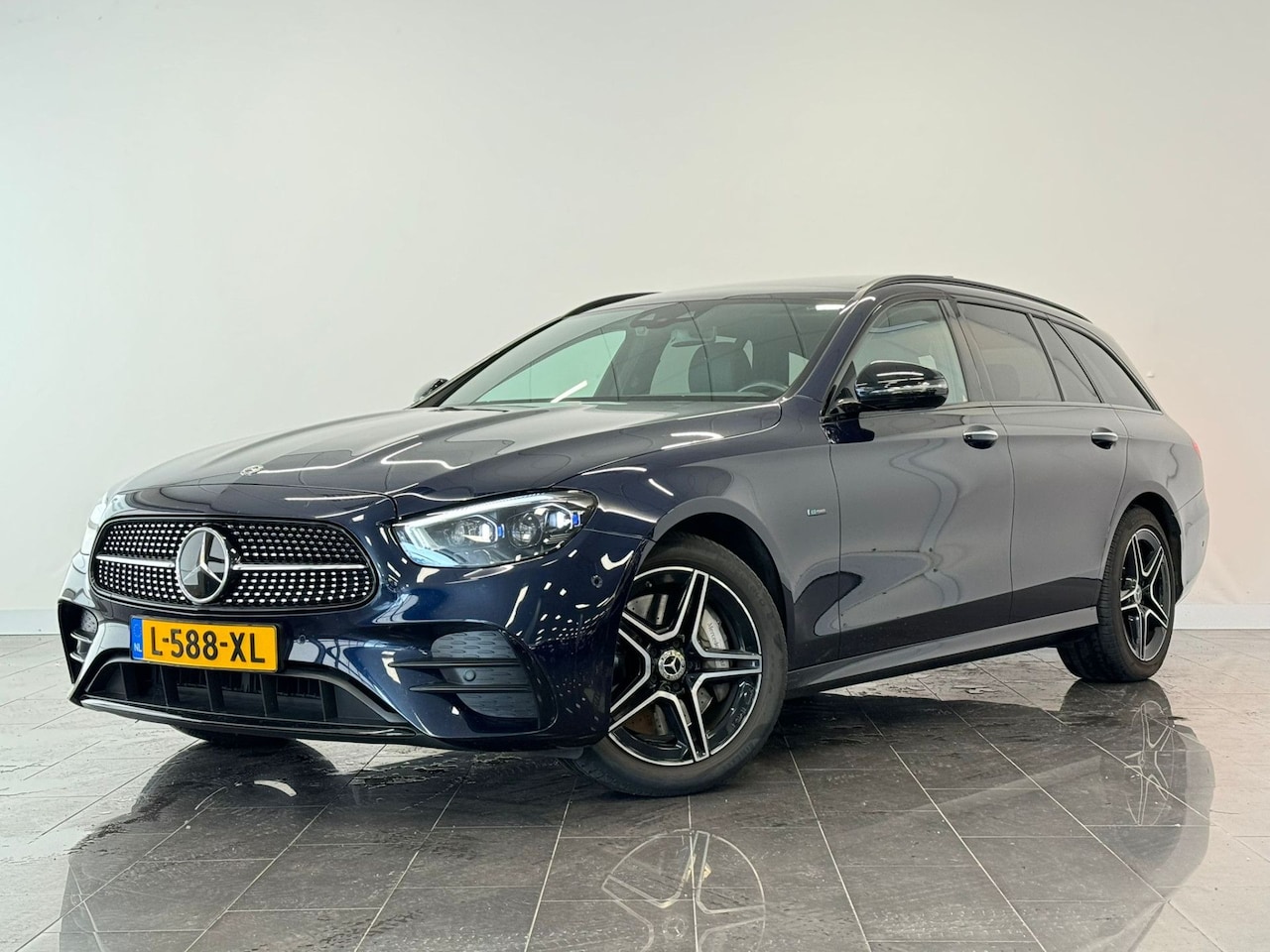 Mercedes-Benz E-klasse Estate - Estate 300 e Business Solution AMG | Premium Pack | Panoramadak | Headup display | Widescr - AutoWereld.nl