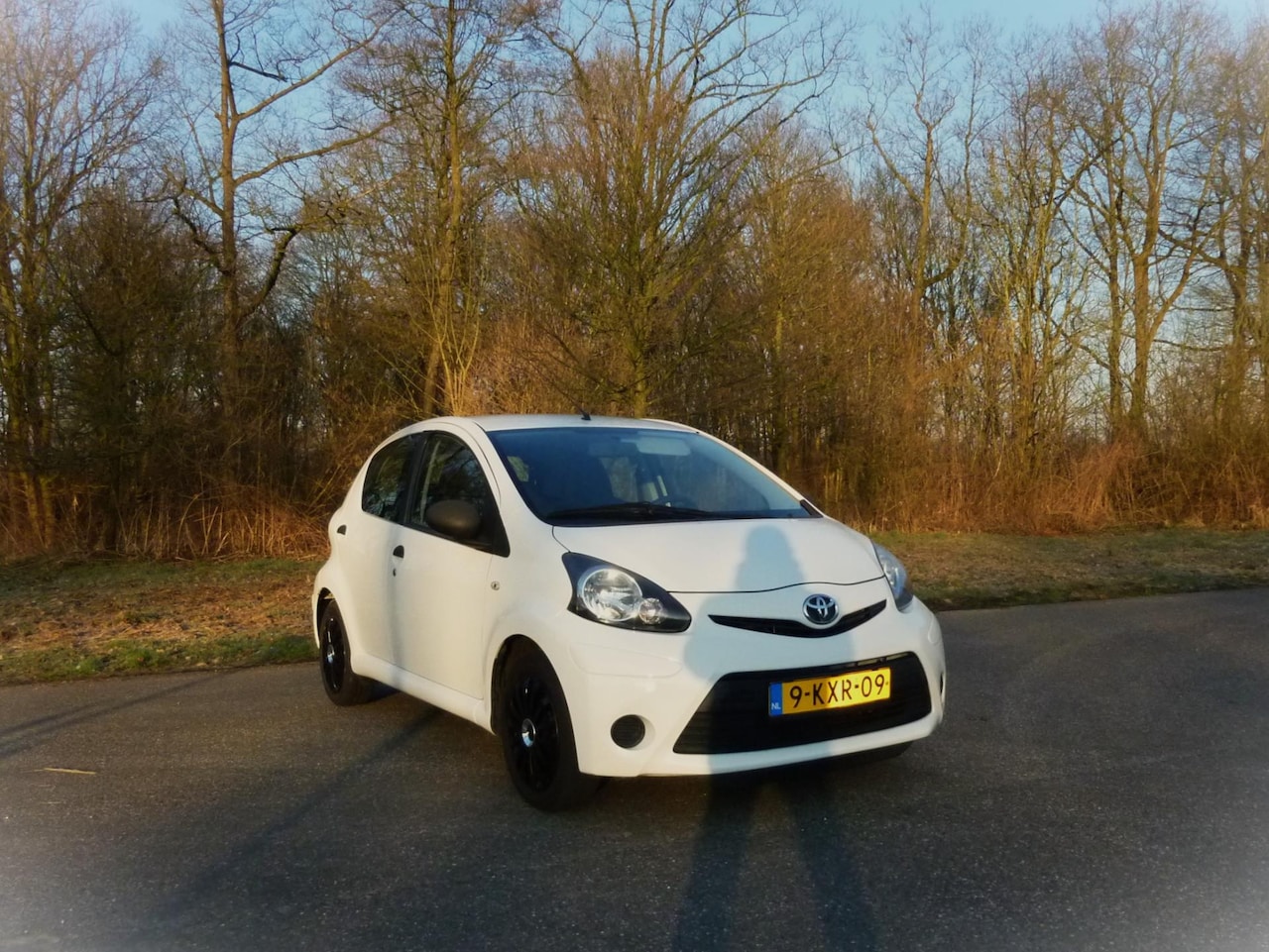 Toyota Aygo - 1.0 VVT-i Now . 5 Deurs . Airco . Elec ramen . weing km . enz - AutoWereld.nl