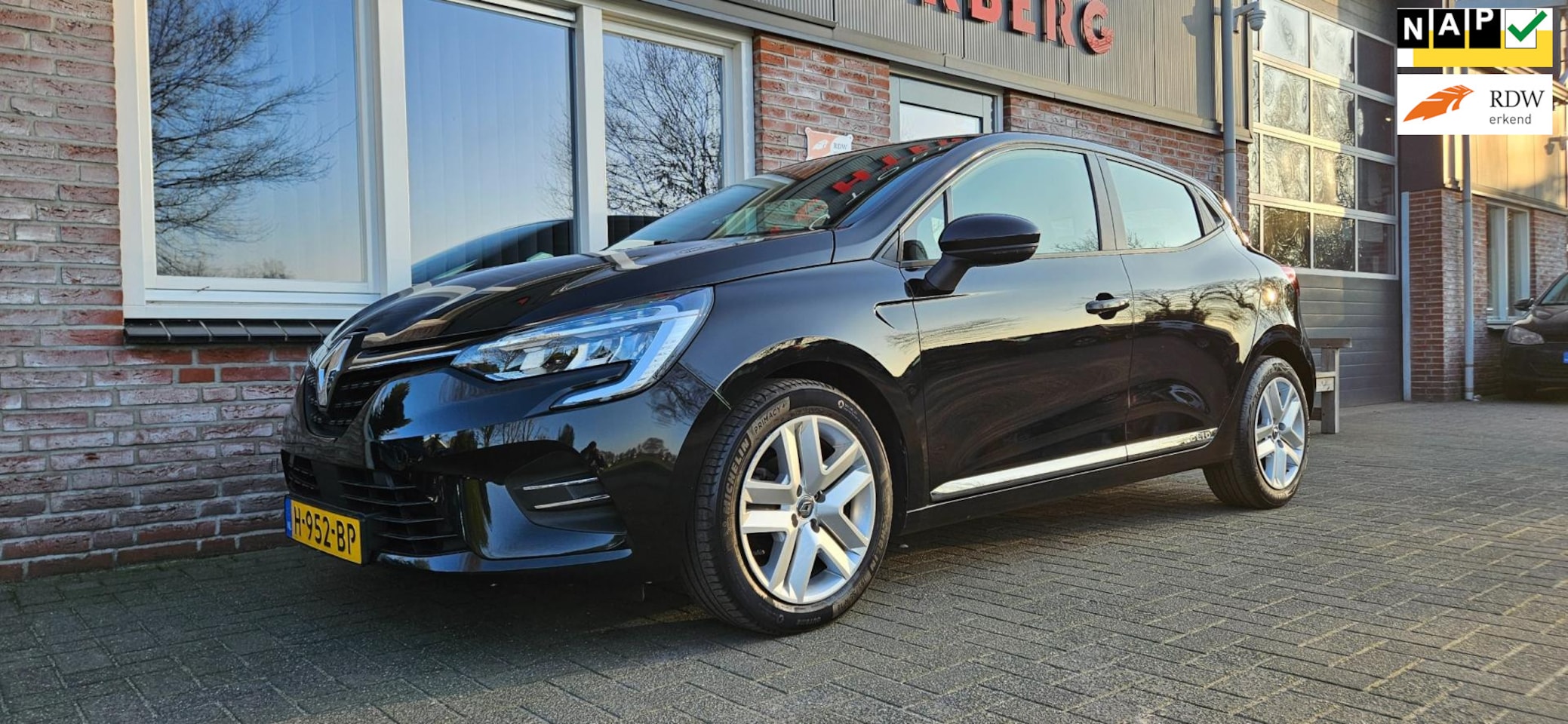 Renault Clio - 1.0 TCe Zen Airco! Cruise Control! LED! Nette Auto! Dealer Onderhouden! Carplay! - AutoWereld.nl