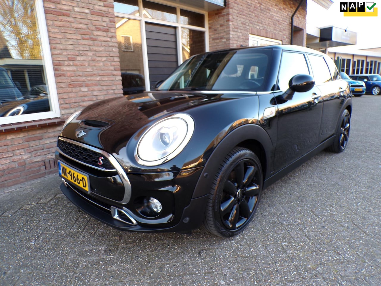 MINI Clubman - Mini 2.0 Cooper S Chili Serious Business Automaat / Navi / Stoelverwarming - AutoWereld.nl