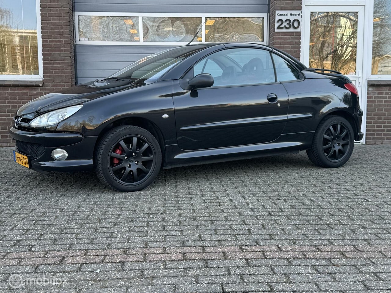 Peugeot 206 CC - 1.6 16V AIRCO/LEDER/ELEKTRISCH PAKKET - AutoWereld.nl