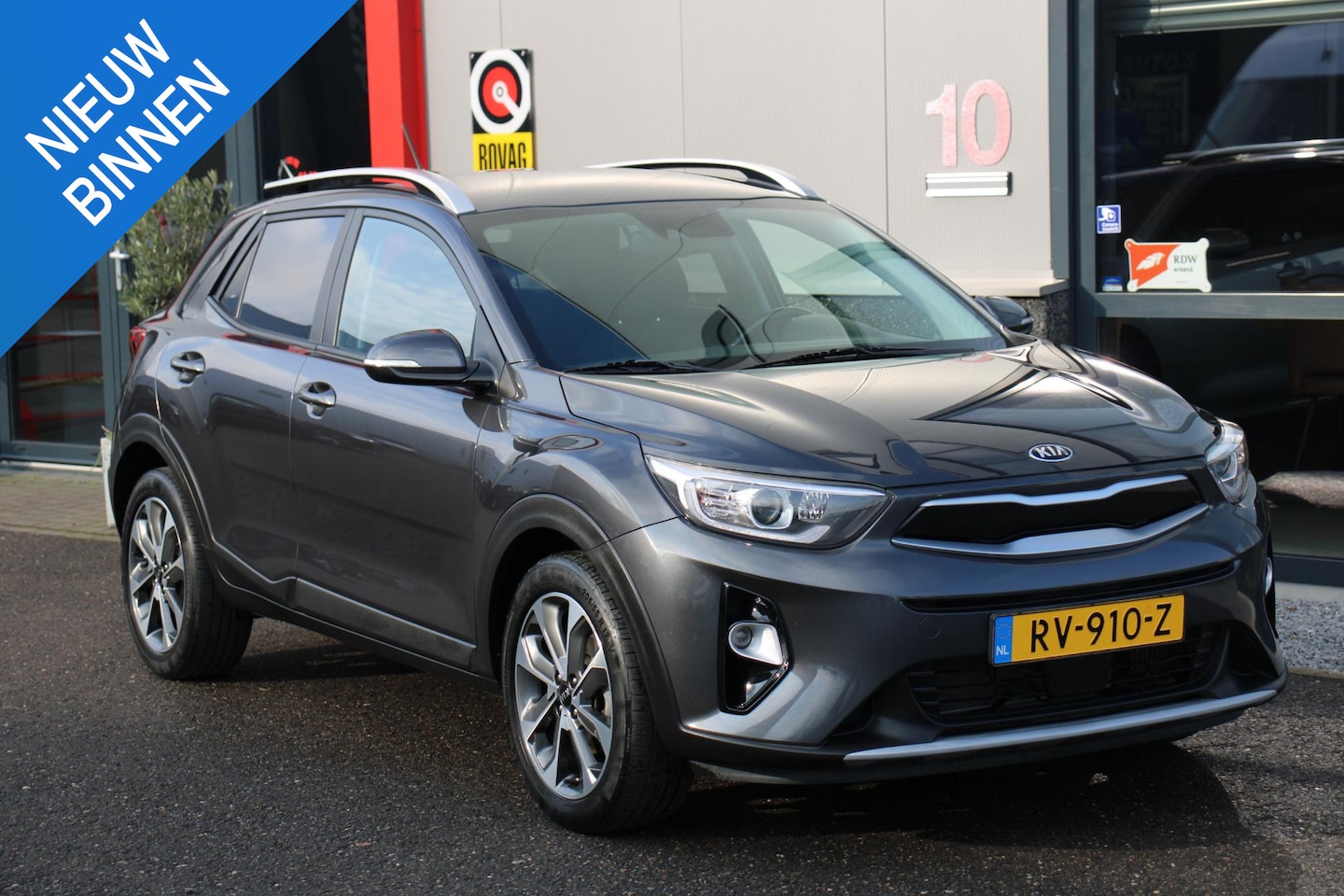 Kia Stonic - 1.0 T-GDi DynamicLine 64DKM, CAMERA, PDC, NAVI - AutoWereld.nl