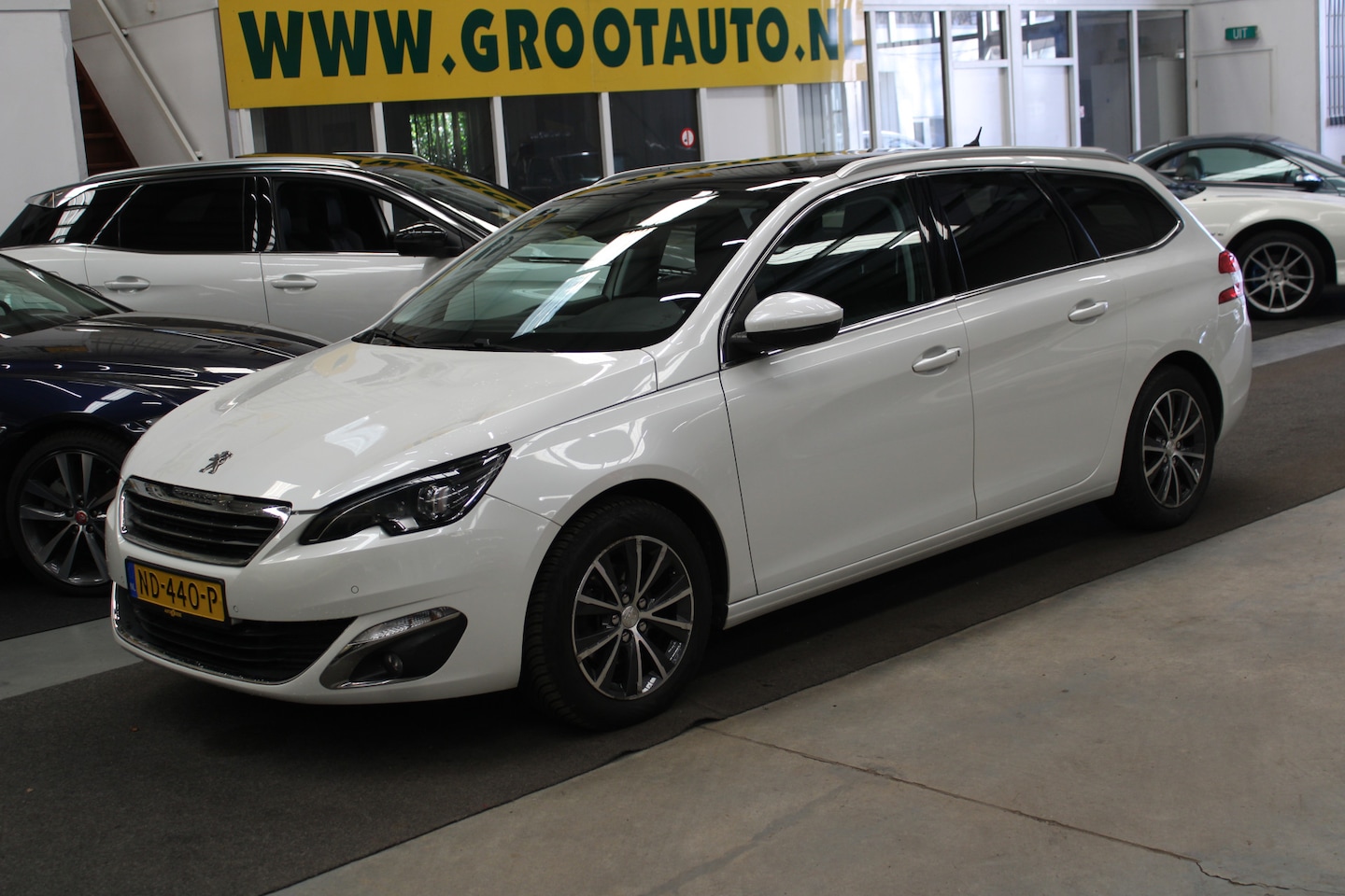 Peugeot 308 SW - 1.2 PureTech Blue Lease Premium Automaat Panoramadak, NAP, Navi, Volledig onderhouden - AutoWereld.nl