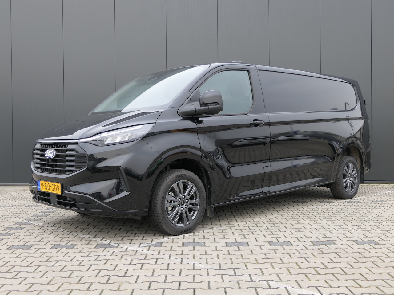 Ford Transit Custom - 320 136 pk Automaat 2.0 TDCI L2H1 Limited | € 5.330,- Voorraad Voordeel | Uit voorraad lev - AutoWereld.nl